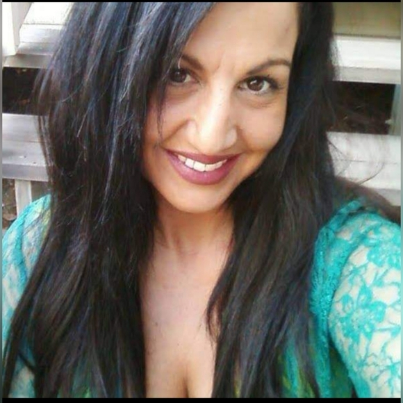 Meet your Posher, Michele - Picture 3 of 3